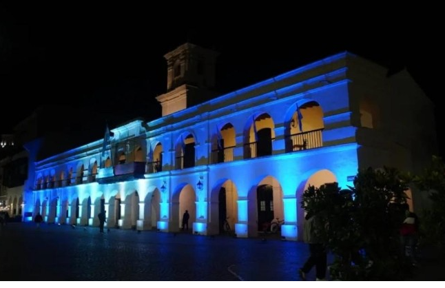Iluminación del Cabildo por el 176° Aniversario del Fallecimiento del Gral. José de San Martín.